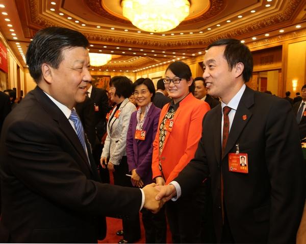 全国人大代表金征宇教授履职后返校