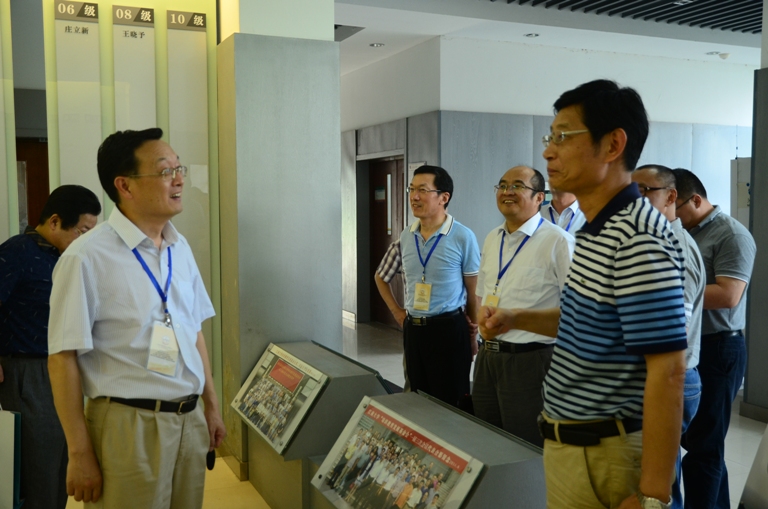 江南大学纺织教育发展基金会2016年会暨第二届理事会第二次会议隆重召开