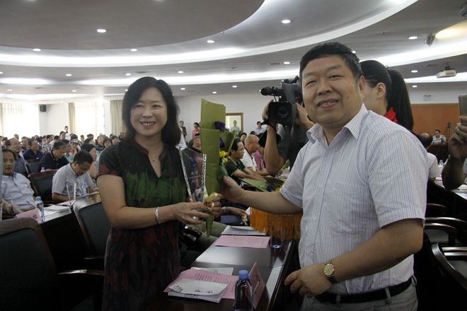 我校隆重举行2016年教师节庆祝大会